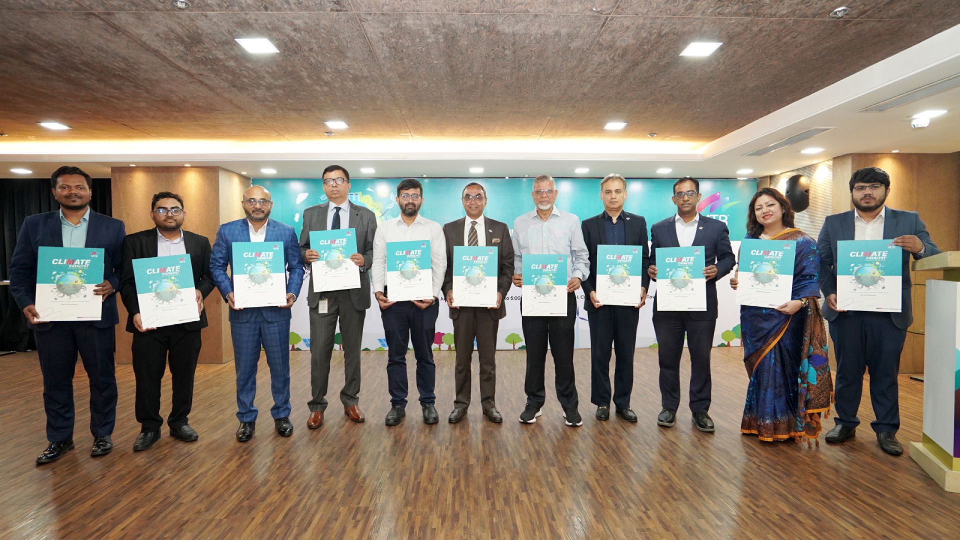 মিউচুয়াল ট্রাস্ট ব্যাংকের ‘ক্লাইমেট ক্যাটালিস্ট ফর রেজিলিয়েন্স ২০২৫’ প্রকাশনার মোড়ক উন্মোচন ও সাসটেইনেবল ফাইন্যান্স বিষয়ক প্রশিক্ষণ কর্মশালা অনুষ্ঠিত